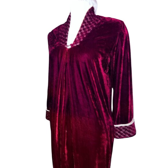 Whispers Vintage Crimson Red Velvet Long Nightgown Robe Sz Small Embroidered Tr - Picture 3 of 14